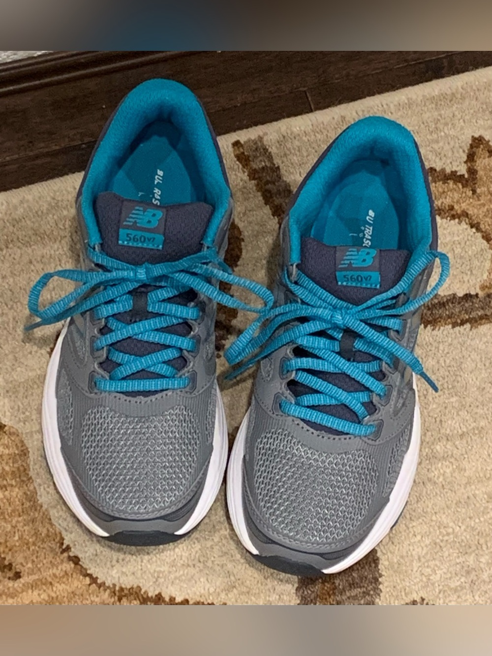 New Balance, Women’s running course tennis shoes, size 8 1/2 B.
